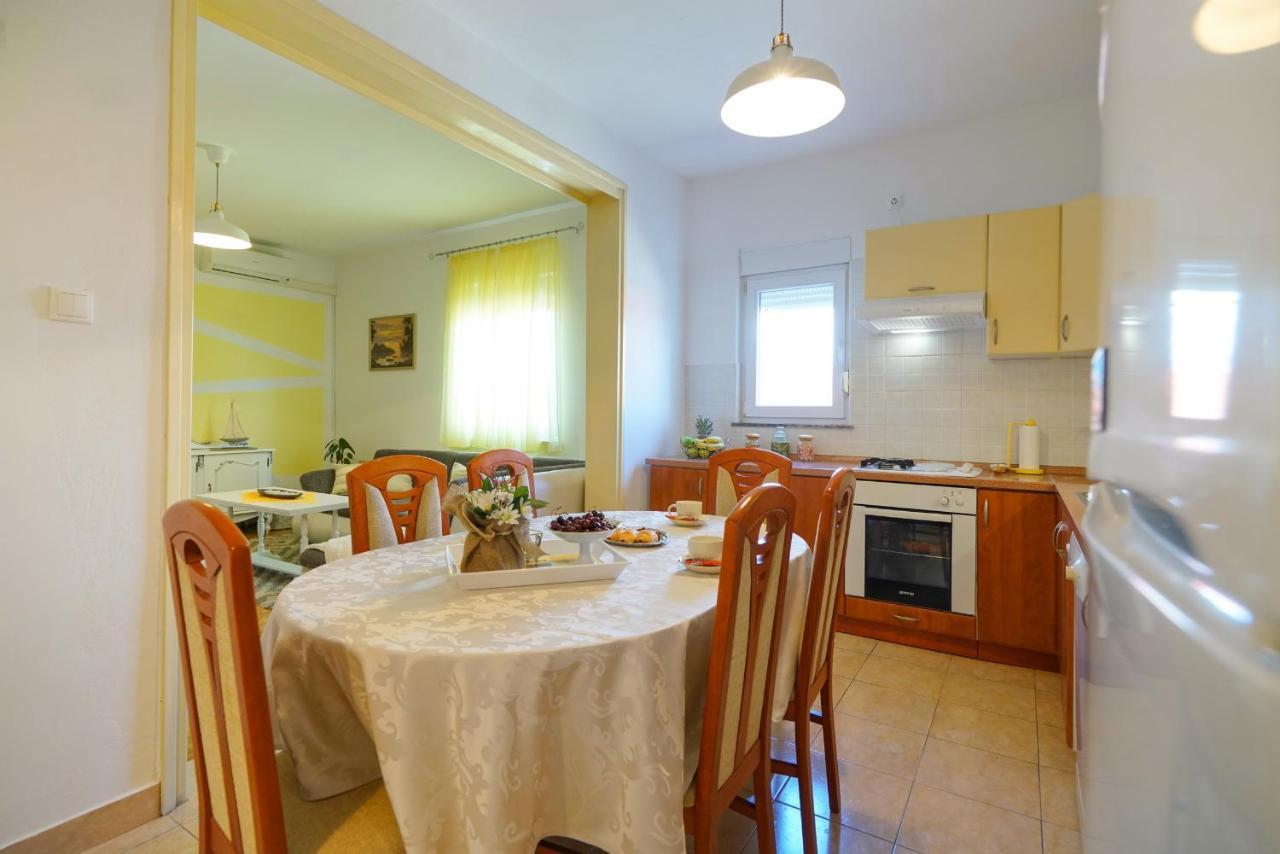 Apartment Jardin With Free Cowered Parking Zadar Exterior foto