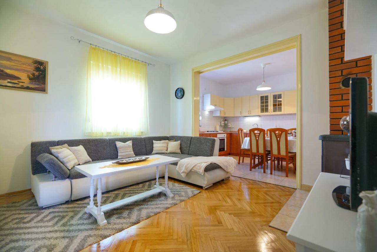 Apartment Jardin With Free Cowered Parking Zadar Exterior foto