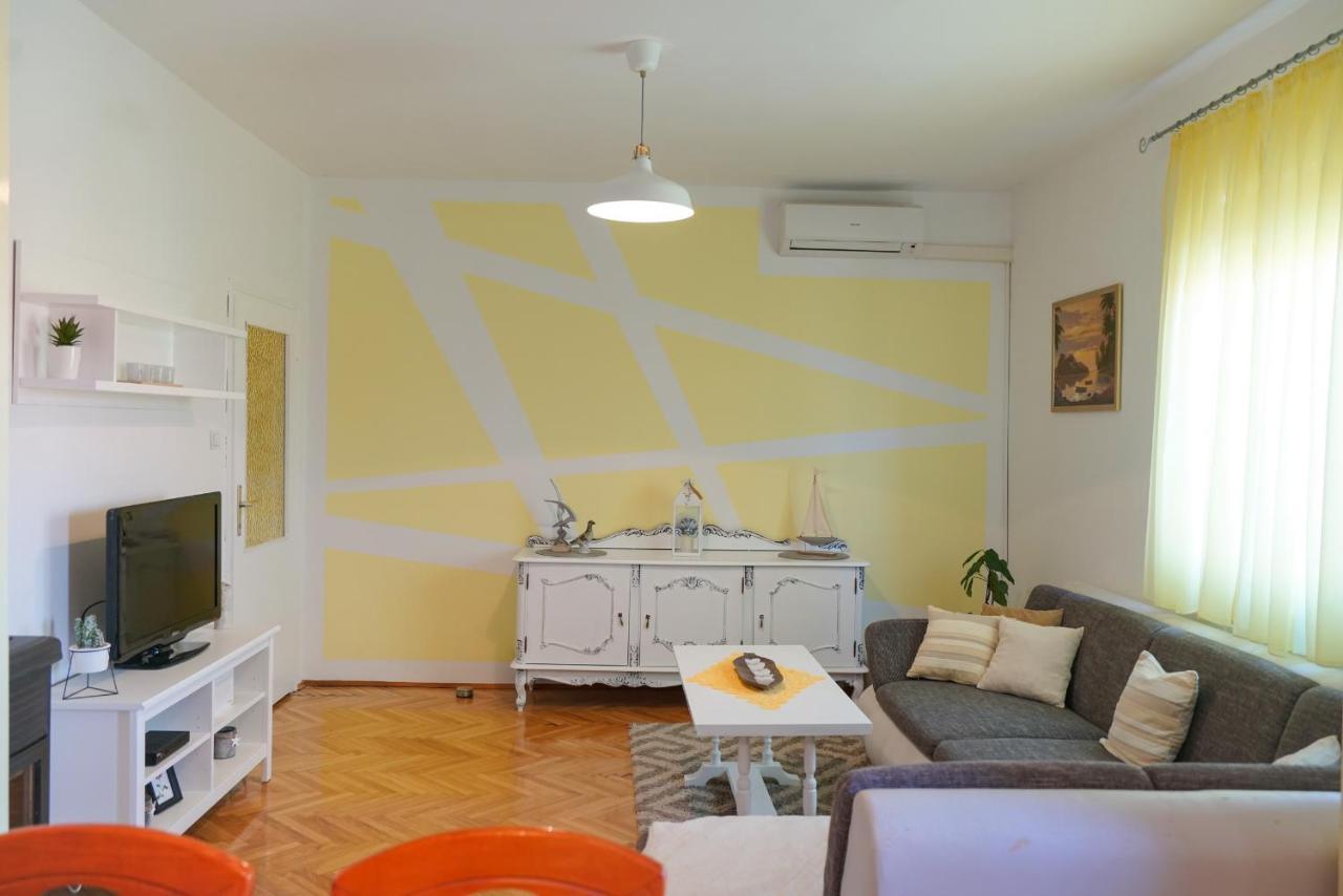 Apartment Jardin With Free Cowered Parking Zadar Exterior foto
